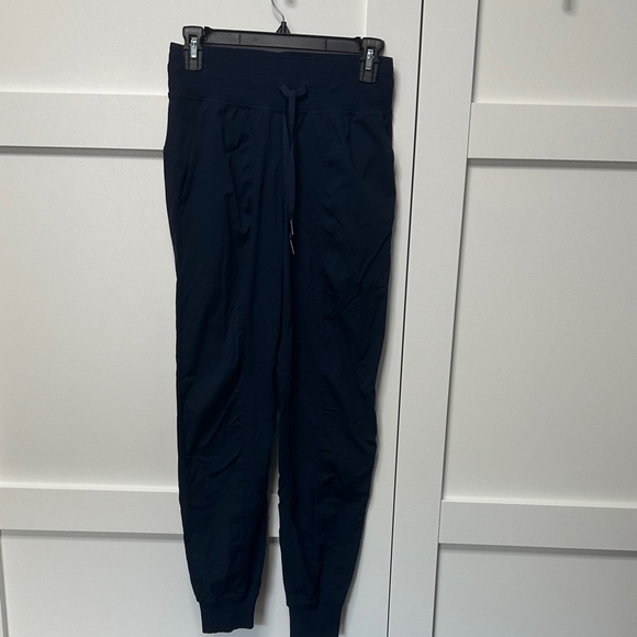 Lululemon navy studio dancers - Picture 1 of 4